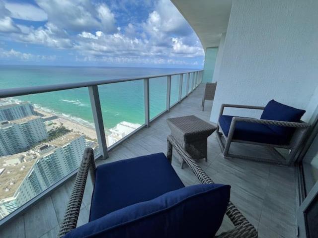 Stay At The Top With Amazing Views By Rent4Us هوليوود المظهر الخارجي الصورة