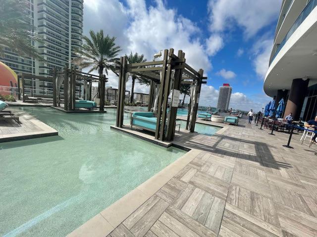 Stay At The Top With Amazing Views By Rent4Us هوليوود المظهر الخارجي الصورة