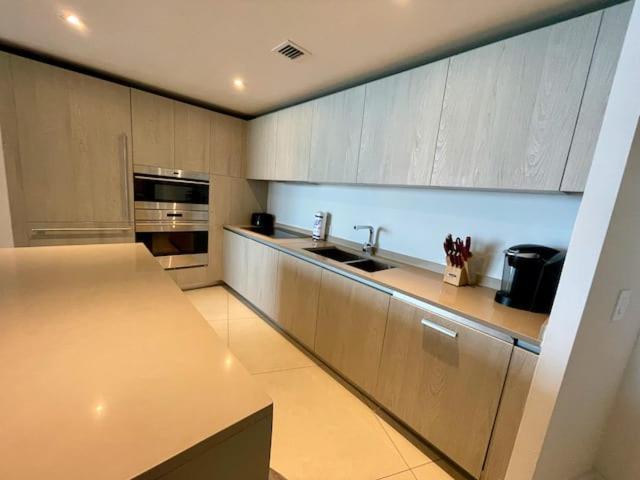 Stay At The Top With Amazing Views By Rent4Us هوليوود المظهر الخارجي الصورة