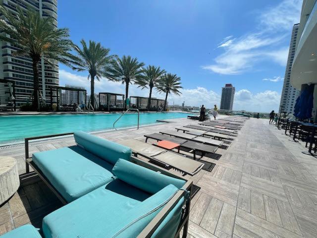 Stay At The Top With Amazing Views By Rent4Us هوليوود المظهر الخارجي الصورة